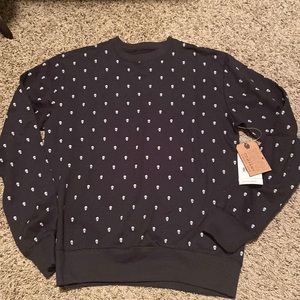 NWT skull sweatshirt
